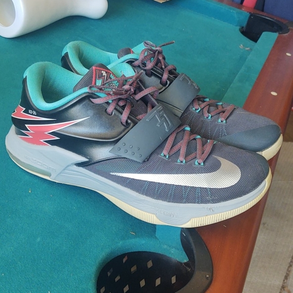 kd 7 thunderbolt